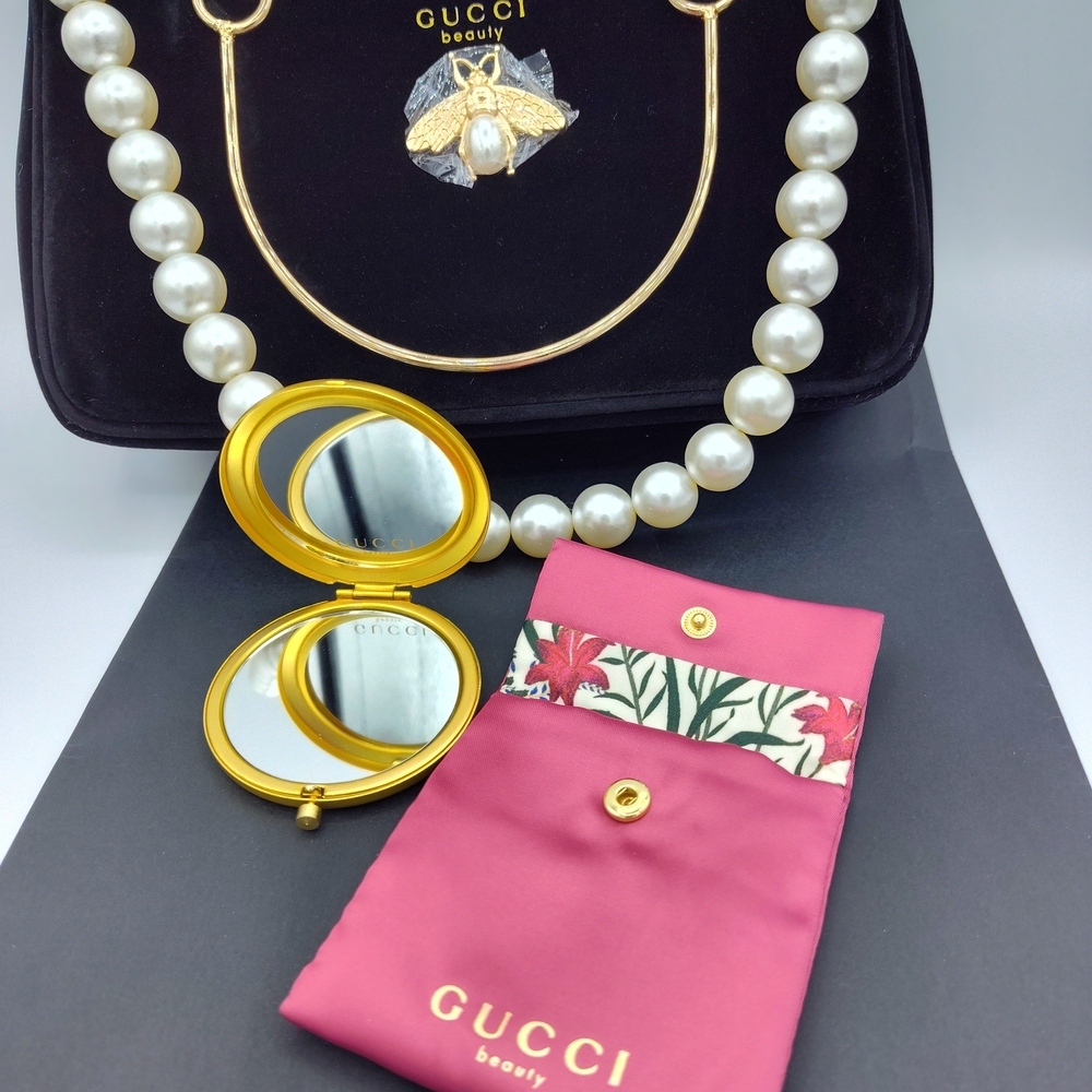 Authentic GUCCI Beauty Crossbody Mirror Pouch Pearl Handle Velvet Upcycled GWP - Picture 5 of 7